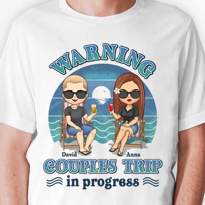 Voyage en couple en cours - T-shirt unisexe personnalisé, sweat à capuche, sweat-shirt - Cadeau pour couple, mari et femme, anniversaire, fiançailles, mariage, cadeau de mariage
