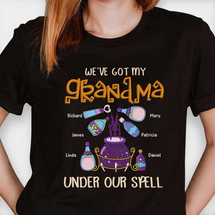 Nous avons eu ma grand-mère sous notre charme - T-shirt unisexe personnalisé, sweat à capuche, sweat-shirt - Cadeau pour grand-mère, grands-parents, cadeau d'Halloween