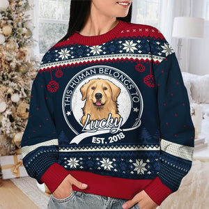 Cet humain appartient à - Sweat-shirt de Noël unisexe personnalisé, sweat-shirt en laine, sweat-shirt imprimé intégral - Télécharger une image, cadeau pour les amoureux des chiens, amoureux des animaux, cadeau de Noël