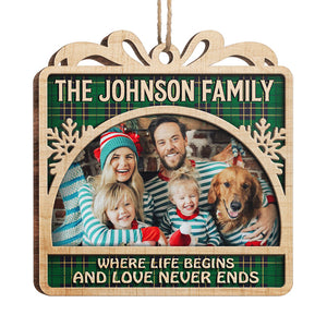 Cet amour ne finit jamais - Décoration de Noël personnalisée en bois en forme de boîte-cadeau - Télécharger une image, cadeau pour la famille, cadeau de Noël