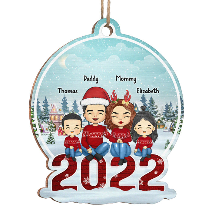 Noël, c'est la famille ! Décoration personnalisée pour la famille ! Boule à neige en bois ! Cadeau de Noël pour les membres de la famille