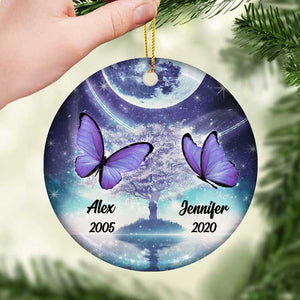 Vos ailes étaient prêtes, mais nos cœurs ne l'étaient pas - Décoration de Noël ronde personnalisée en céramique - Cadeau commémoratif, cadeau de condoléances, cadeau de Noël
