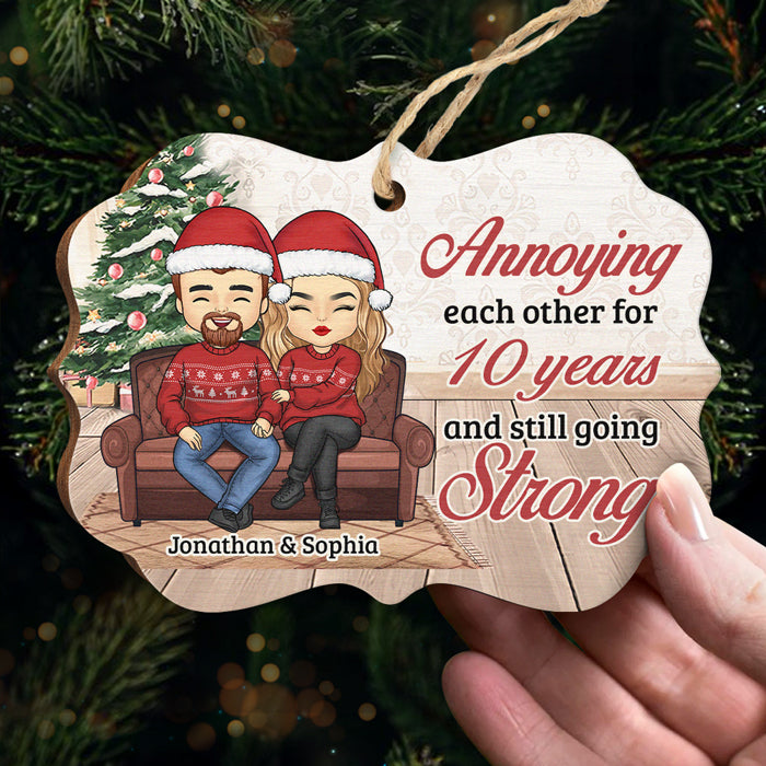 Toi et moi, on s'agace l'un l'autre - Décoration de Noël en bois personnalisée en forme de Benelux - Cadeau pour couple, mari et femme, anniversaire, fiançailles, mariage, cadeau de mariage, cadeau de Noël