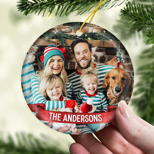 L'amour de notre famille - Décoration de Noël personnalisée en céramique ronde avec photo - Télécharger une image, cadeau pour la famille, cadeau de Noël