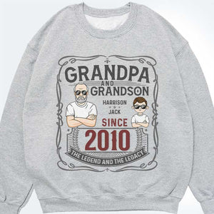 Grand-père et petit-fils : la légende et l'héritage - T-shirt unisexe personnalisé, sweat à capuche, sweat-shirt - Cadeau pour grand-père et grands-parents