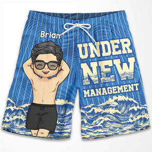 Sous une nouvelle direction - Short de plage personnalisé pour couple - Cadeau pour couple, mari et femme
