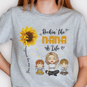 Rockin' The Grandma Life - Cadeau pour maman, grand-mère - T-shirt unisexe personnalisé, sweat à capuche
