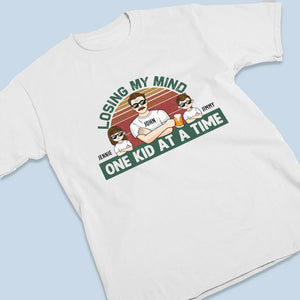 Je perds la tête, un enfant à la fois ! T-shirt, sweat à capuche et sweat-shirt unisexe personnalisé pour la famille ! Cadeau d'anniversaire et de fête des pères