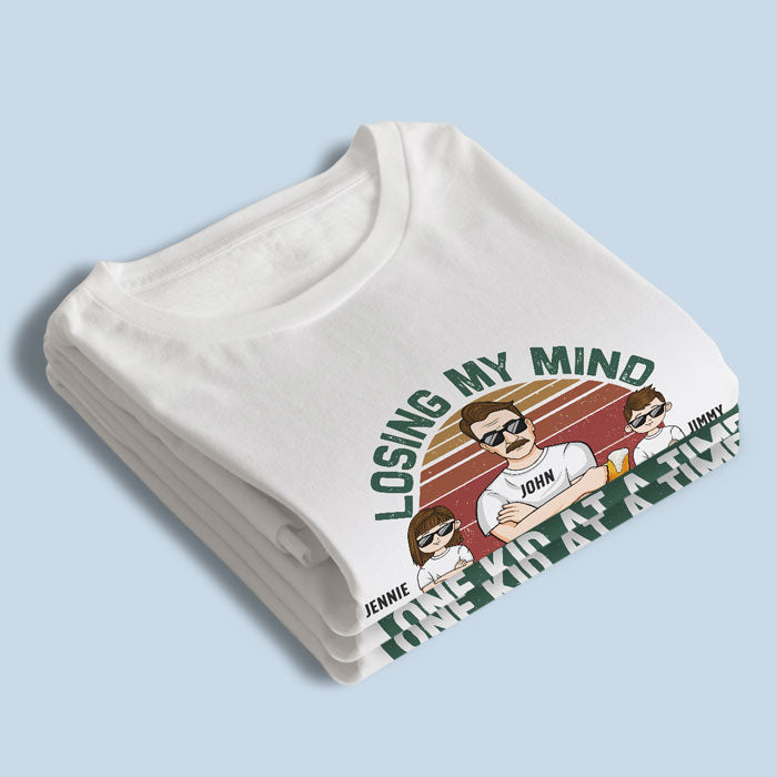 Je perds la tête, un enfant à la fois ! T-shirt, sweat à capuche et sweat-shirt unisexe personnalisé pour la famille ! Cadeau d'anniversaire et de fête des pères