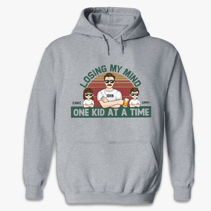 Je perds la tête, un enfant à la fois ! T-shirt, sweat à capuche et sweat-shirt unisexe personnalisé pour la famille ! Cadeau d'anniversaire et de fête des pères