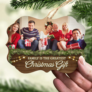 La famille est le plus beau cadeau familial - Décoration de Noël en bois personnalisée en forme de Benelux, portrait photo de famille personnalisé, décoration photo personnalisée - Télécharger une image, cadeau pour la famille, cadeau de Noël