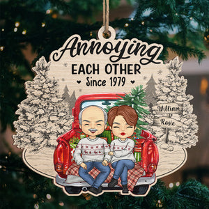 S'agacer mutuellement pendant des années - Ornement personnalisé pour couple - Forme unique en bois - Cadeau de Noël pour mari et femme, anniversaire