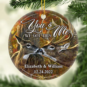 Toi et moi, on a ça - Décoration de Noël ronde personnalisée en céramique - Cadeau pour couple, mari et femme, anniversaire, fiançailles, mariage, cadeau de mariage, cadeau de Noël