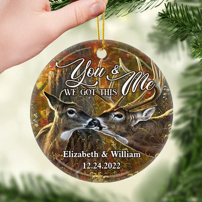 Toi et moi, on a ça - Décoration de Noël ronde personnalisée en céramique - Cadeau pour couple, mari et femme, anniversaire, fiançailles, mariage, cadeau de mariage, cadeau de Noël