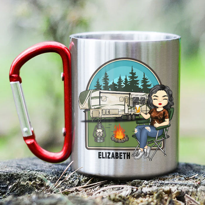 Certaines filles font du camping et boivent trop – Mug de camping personnalisé avec mousqueton – Cadeau pour les amateurs de camping