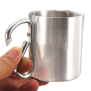 Certaines filles font du camping et boivent trop – Mug de camping personnalisé avec mousqueton – Cadeau pour les amateurs de camping