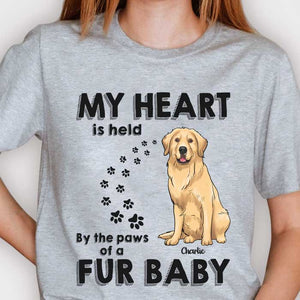 Mon cœur est tenu par les pattes d'un bébé en fourrure - Cadeau pour les amoureux des chiens, T-shirt unisexe personnalisé, sweat à capuche