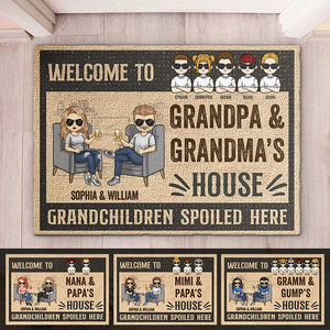 Bienvenue chez nous, petits-enfants gâtés ici - Cadeau pour couples, mari et femme, tapis décoratif personnalisé