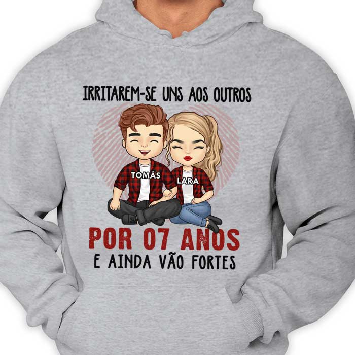 Irritarem-Se Uns Aos Outros Por Muitos Anos E Ainda Vão Fortes - Anniversary Gifts, Gift For Couples, Husband Wife - Personalized Unisex Hoodie Portuguese.