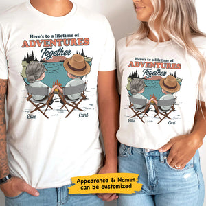 Voici une vie d'aventures ensemble - T-shirt unisexe personnalisé, sweat à capuche, sweat-shirt - Cadeau pour couple, mari femme, anniversaire, fiançailles, mariage, mariage, cadeau de camping