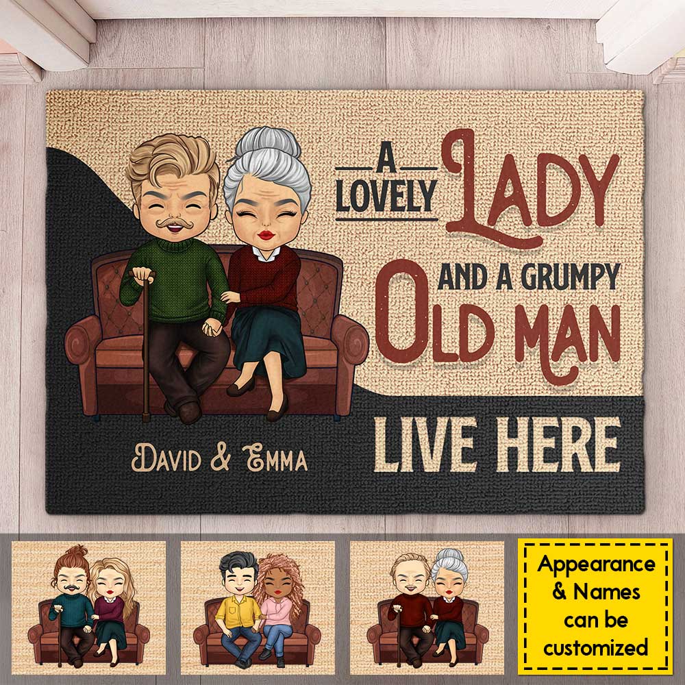 Une charmante dame et un vieil homme grincheux - Tapis décoratif personnalisé - Cadeaux d'anniversaire, cadeau pour couples, mari et femme