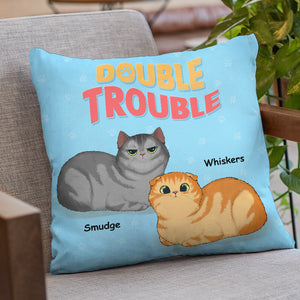 Coussin personnalisé pour chat « Trouble Maker » – Cadeau pour propriétaires et amoureux des animaux