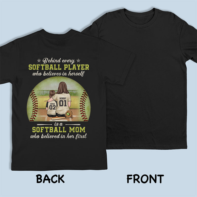 Derrière chaque joueur de softball - T-shirt, sweat à capuche et sweat-shirt unisexe personnalisé pour la famille - Cadeau pour les membres de la famille