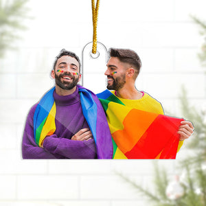Photo personnalisée L'amour triomphe toujours - Ornement personnalisé pour couple - Forme personnalisée en acrylique - Cadeau de Noël pour mari et femme, anniversaire, LGBTQ+
